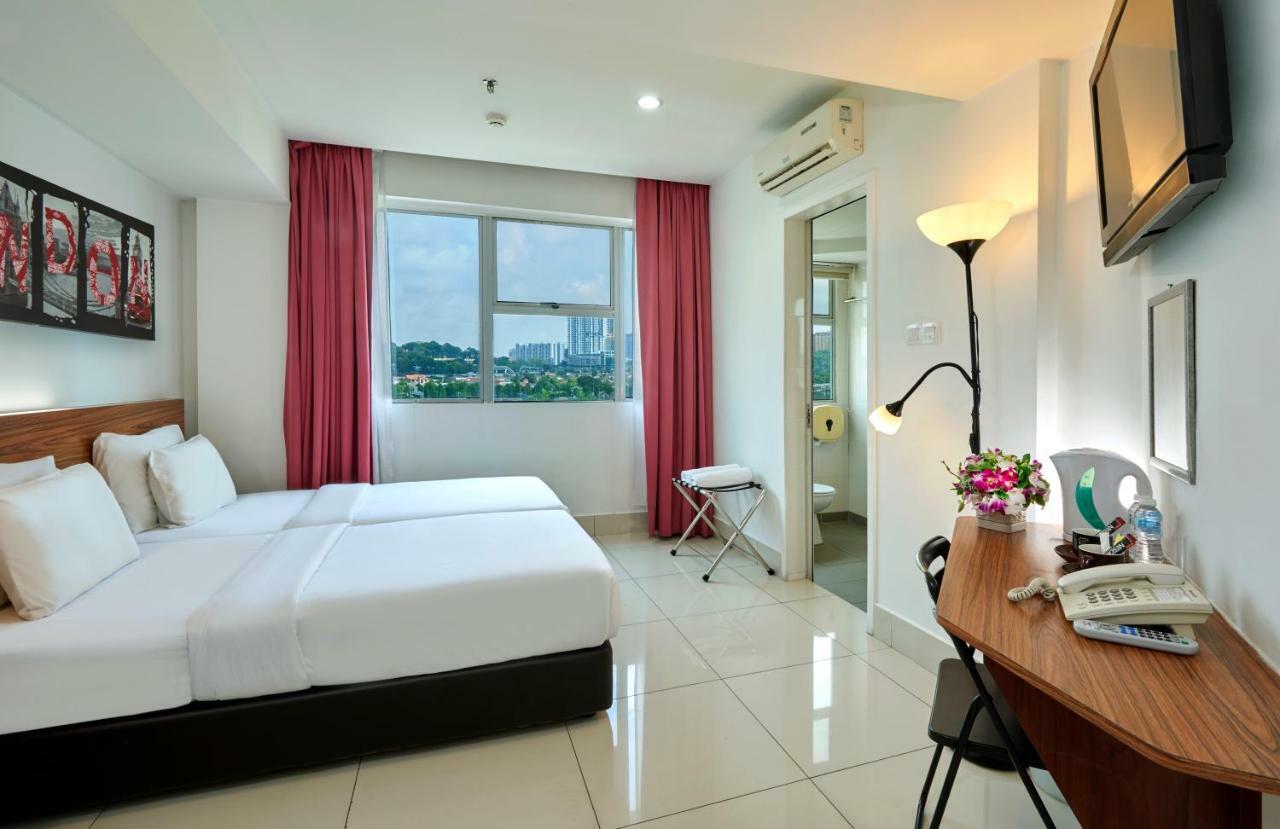 Hotel V